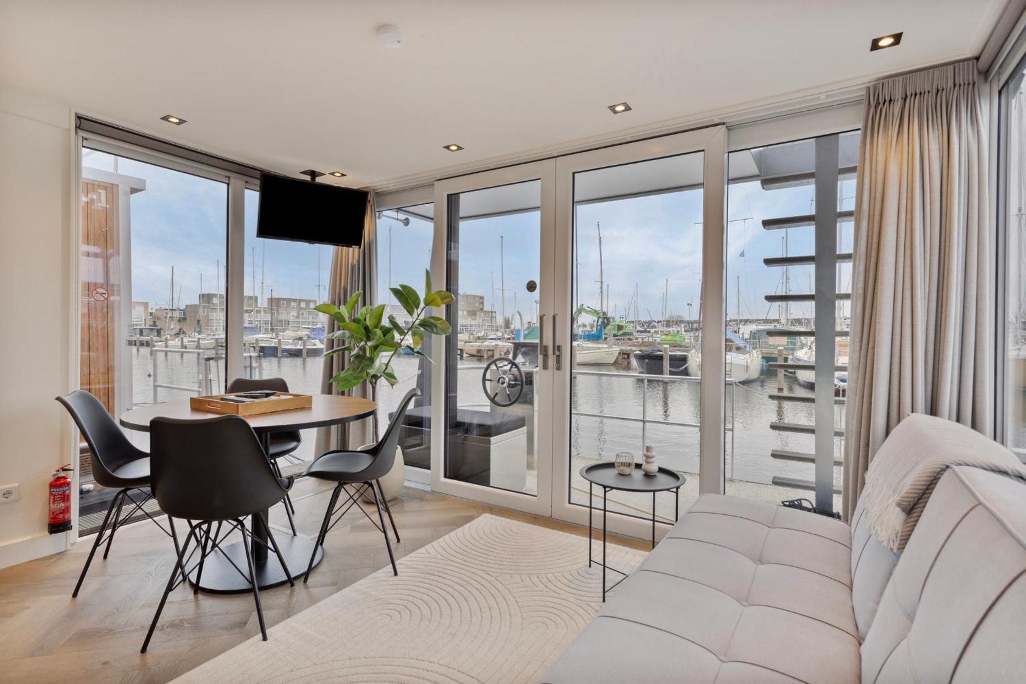 Luxurious Waterloft Near Beach And Centre By Weltevreden Experience ゼーウォルデ エクステリア 写真