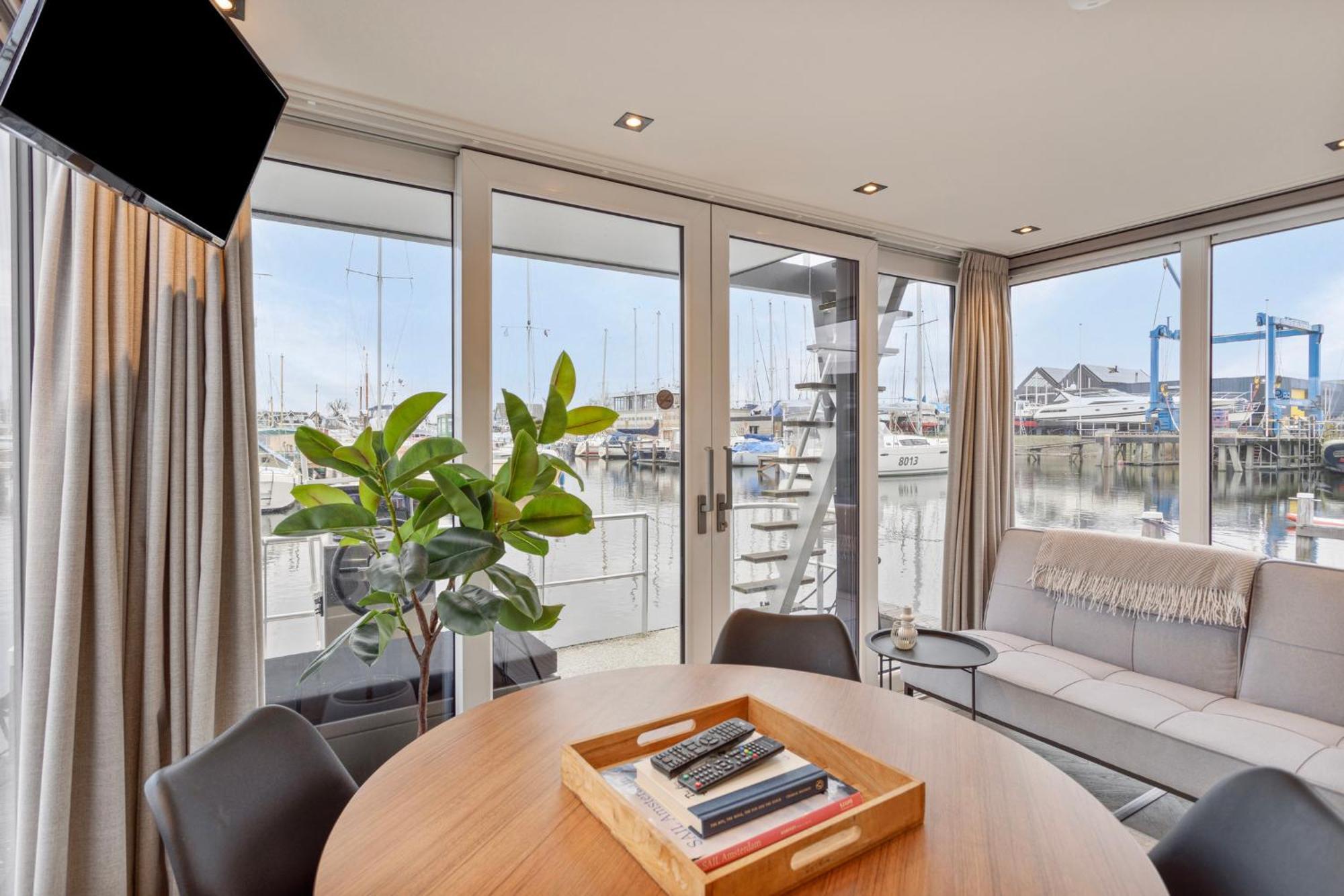 Luxurious Waterloft Near Beach And Centre By Weltevreden Experience ゼーウォルデ エクステリア 写真