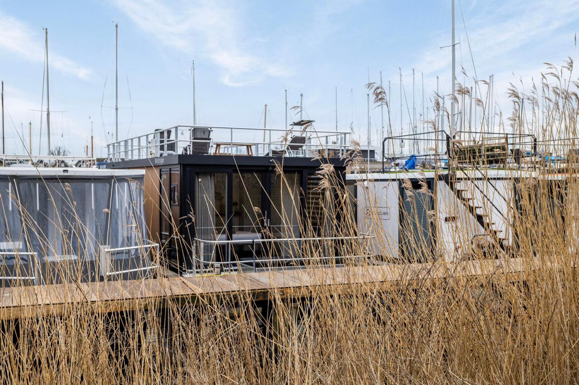 Luxurious Waterloft Near Beach And Centre By Weltevreden Experience ゼーウォルデ エクステリア 写真