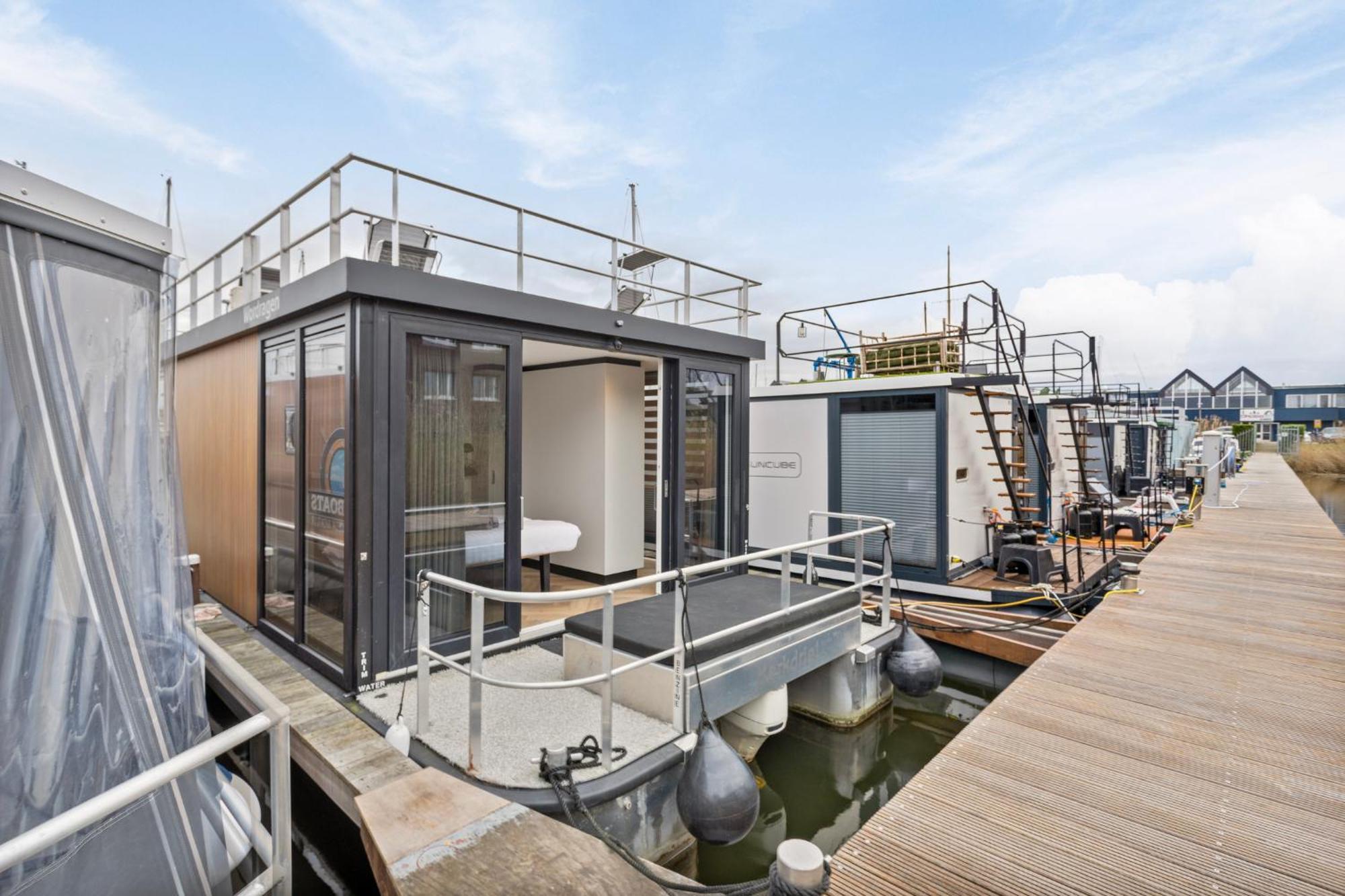 Luxurious Waterloft Near Beach And Centre By Weltevreden Experience ゼーウォルデ エクステリア 写真