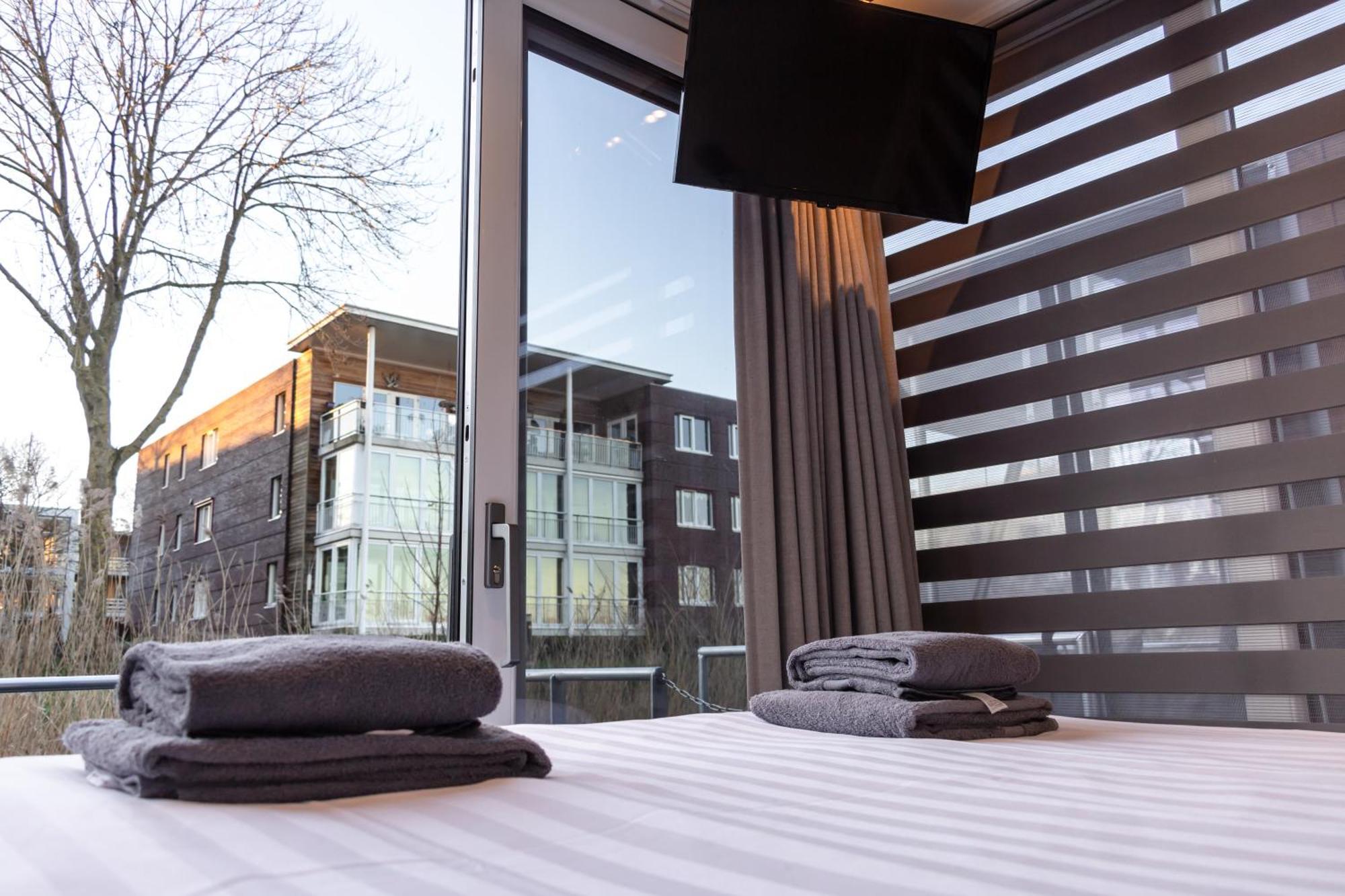 Luxurious Waterloft Near Beach And Centre By Weltevreden Experience ゼーウォルデ エクステリア 写真