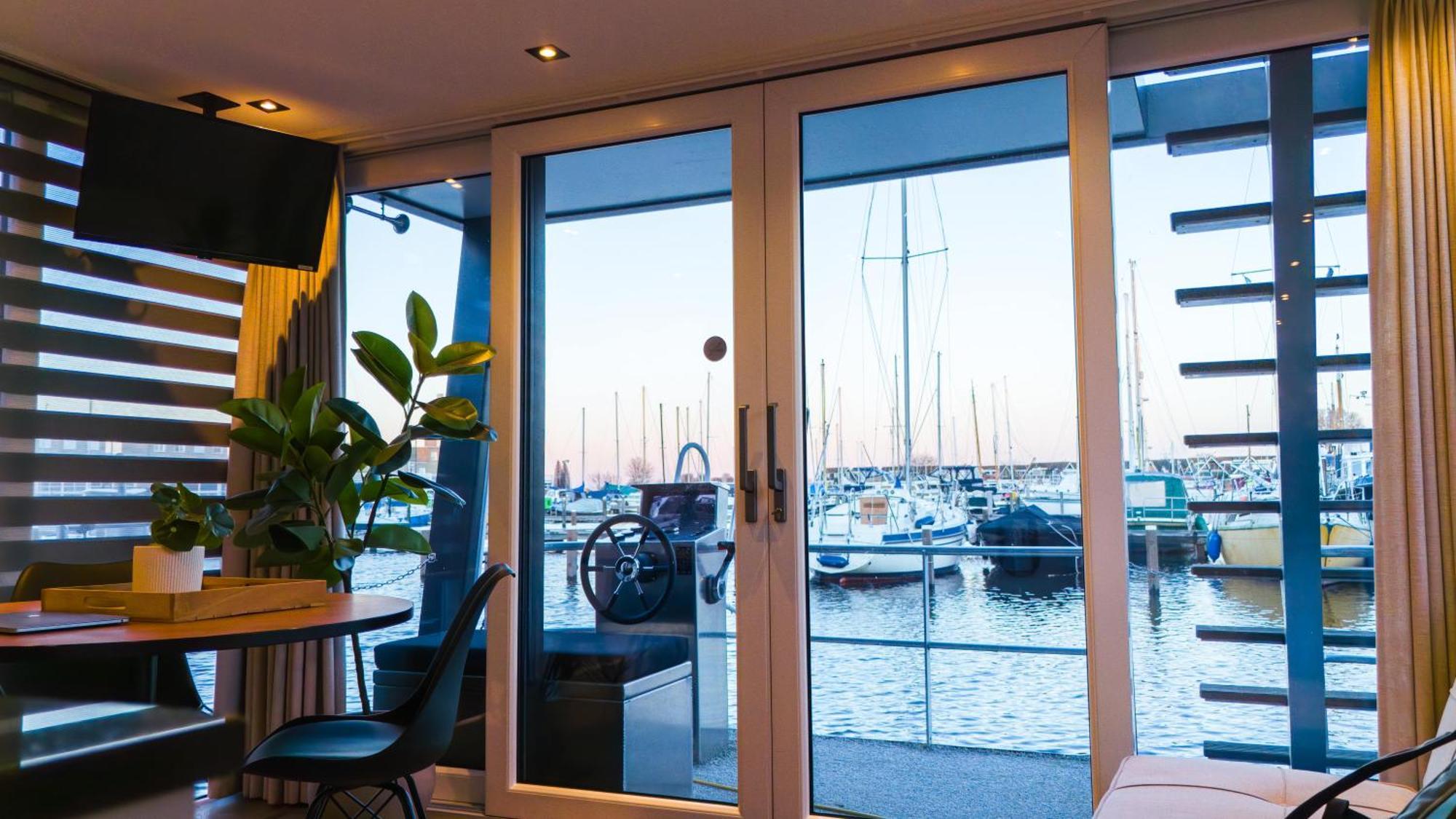 Luxurious Waterloft Near Beach And Centre By Weltevreden Experience ゼーウォルデ エクステリア 写真